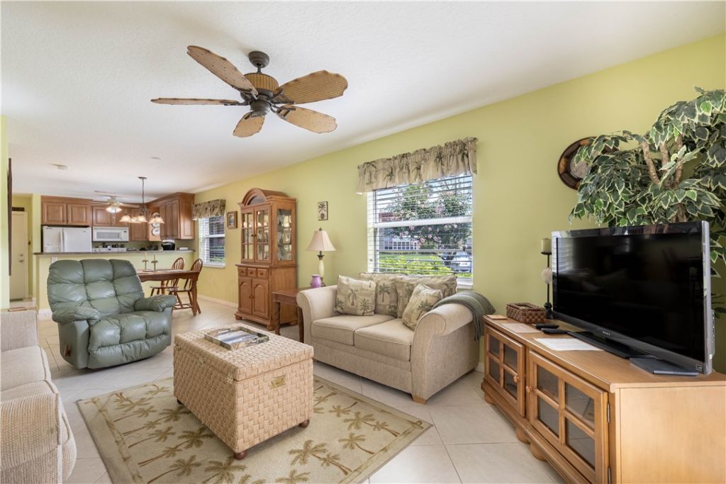 95 Spring Lake Drive, Unit 107, Vero Beach, FL 32962 Photo