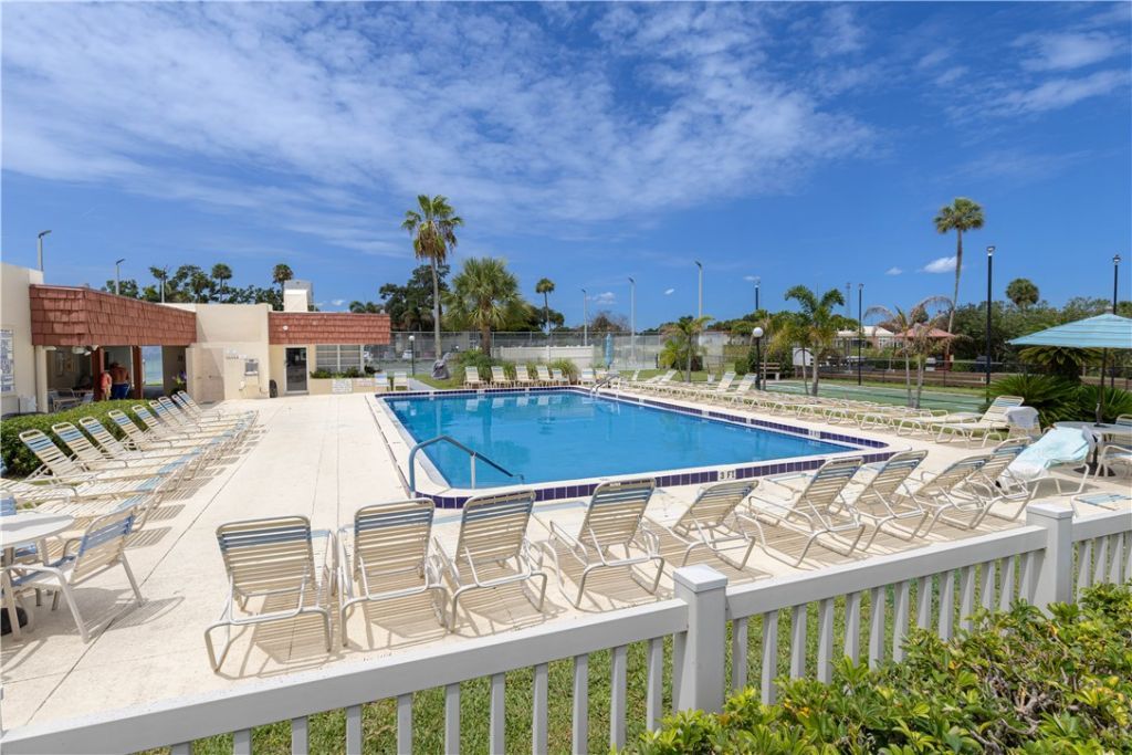 95 Spring Lake Drive, Unit 107, Vero Beach, FL 32962 Photo