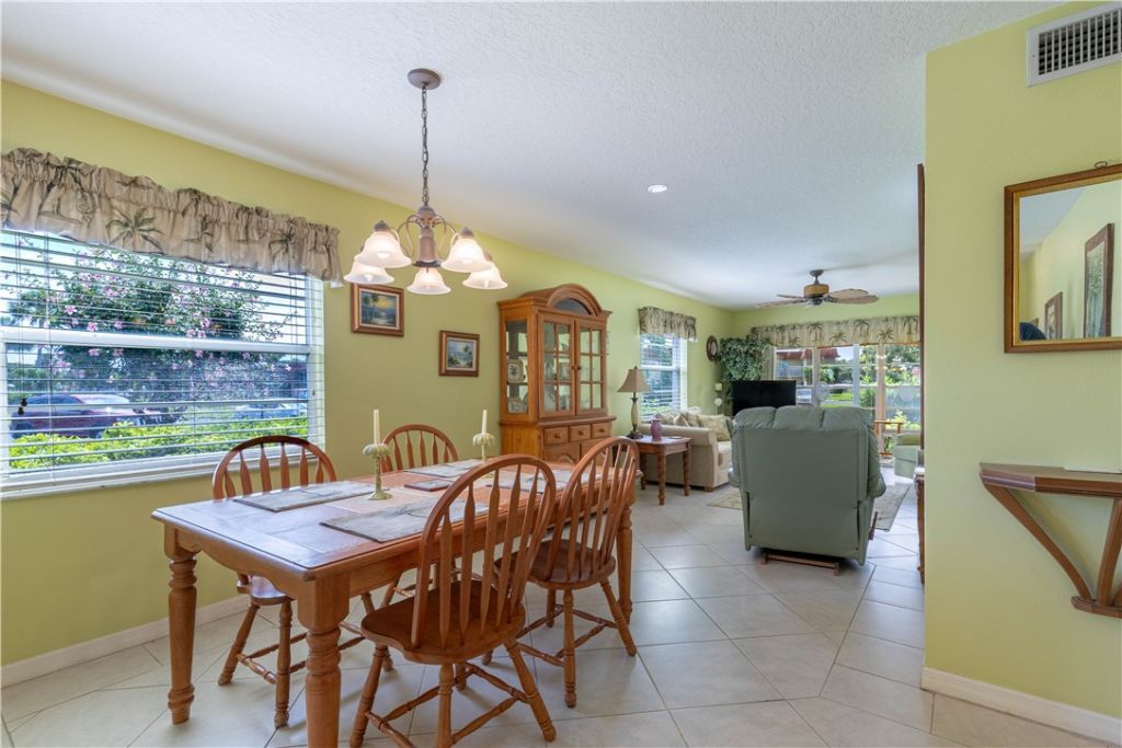 95 Spring Lake Drive, Unit 107, Vero Beach, FL 32962 Photo