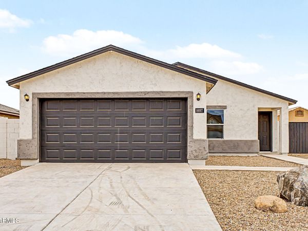 10590 W FERNANDO Drive, Arizona City, AZ 85123
