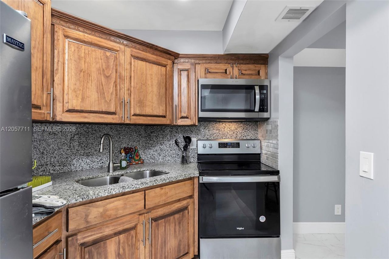 3300 Spanish Moss Ter, Unit 106, Lauderhill, FL 33319 Photo