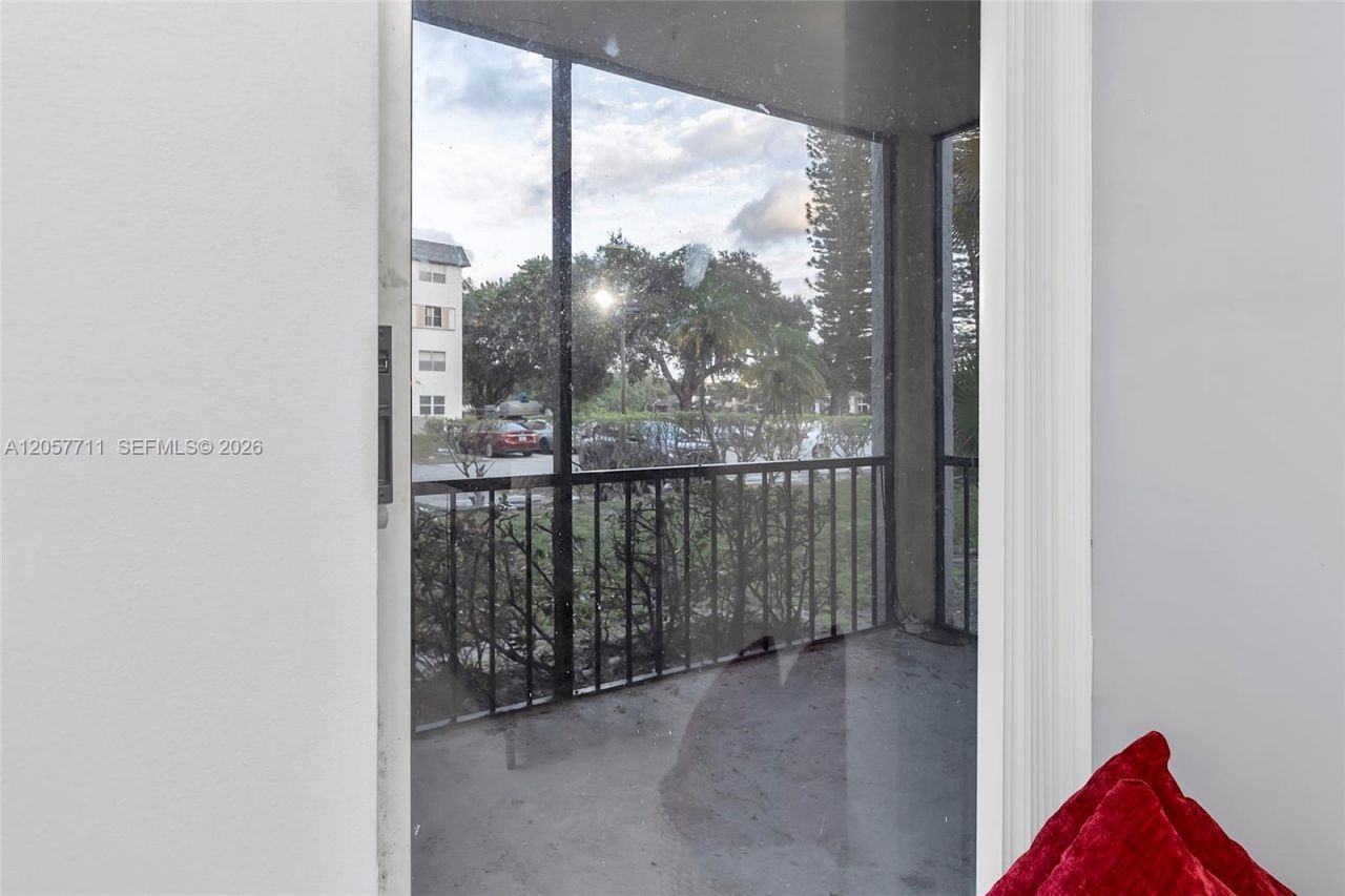 3300 Spanish Moss Ter, Unit 106, Lauderhill, FL 33319 Photo
