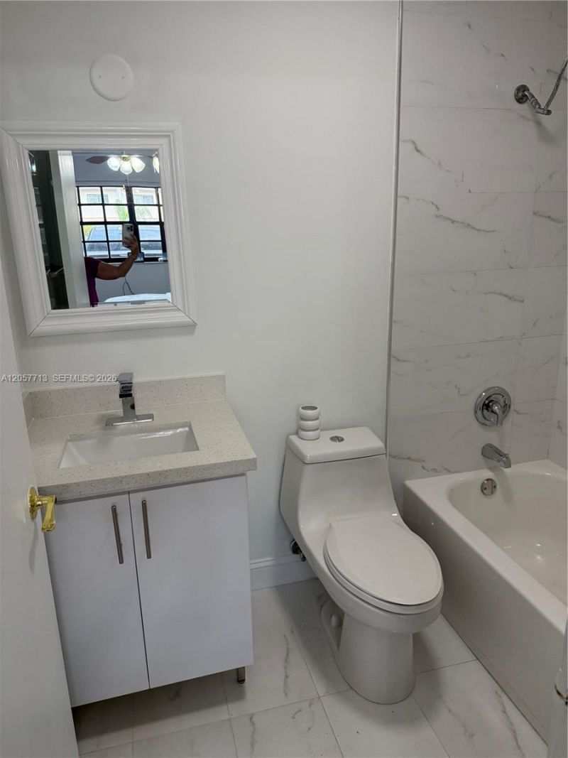 8872 NW 119th St , Hialeah Gardens, FL 33018 Photo
