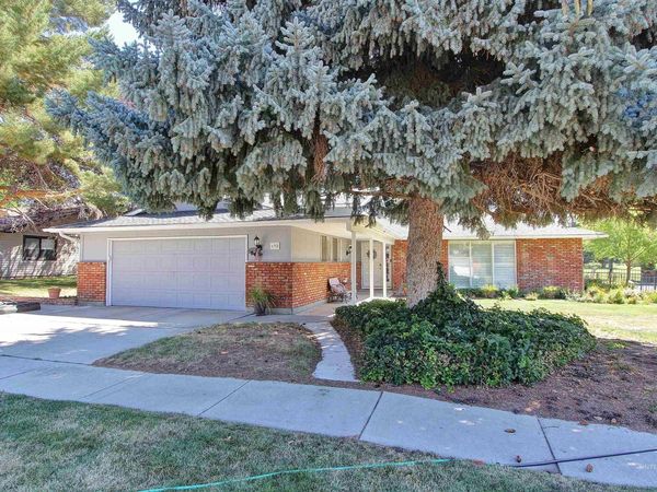 698 N Eagle Hills Way, Eagle, ID 83616