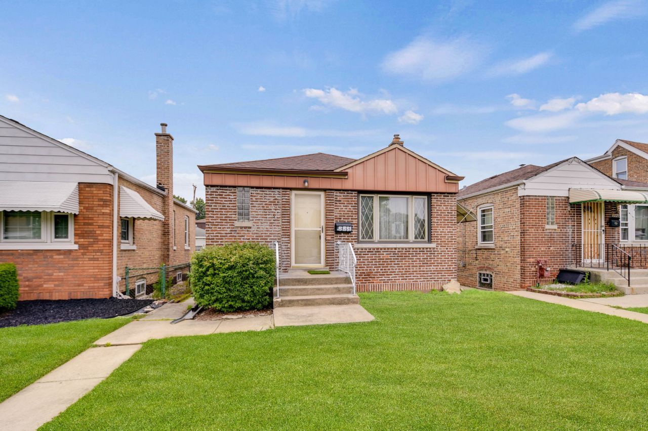 5551 S Kenneth Avenue , Chicago, IL 60629