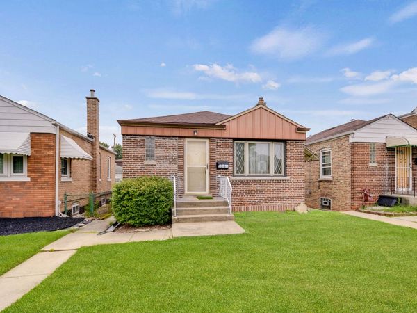 5551 S Kenneth Avenue , Chicago, IL 60629