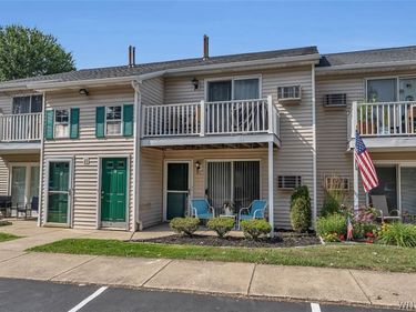 11 E Sunmist Sq , Unit E, Amherst, NY 14228