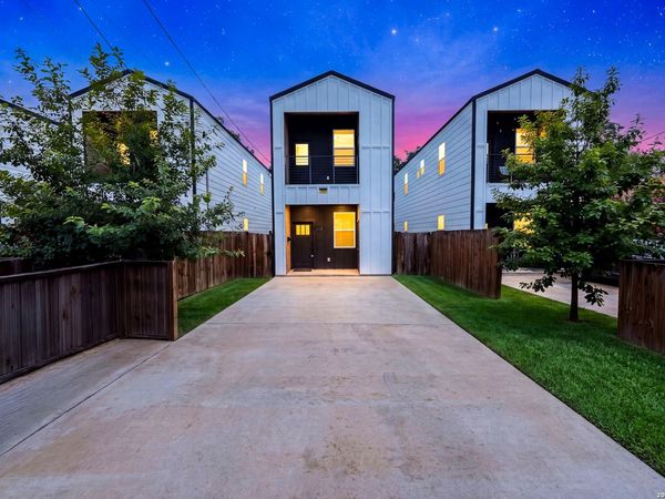 1727 E CROCKETT ST, San Antonio, TX 78202