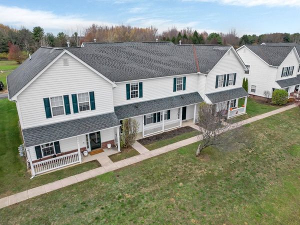 707 Pondview Drive, Unit 36, Grove City, OH 43123