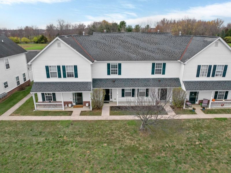 707 Pondview Drive, Unit 36, Grove City, OH 43123 Photo 3