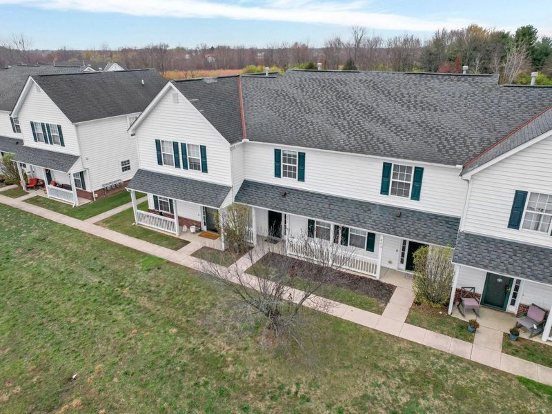 707 Pondview Drive, Unit 36, Grove City, OH 43123 Photo 4