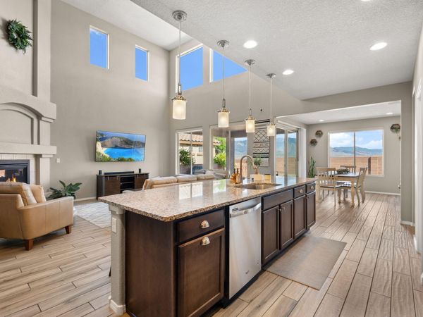 3953 Mountain Trail Loop NE, Rio Rancho, NM 87144