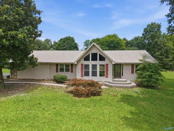 457 Kelley Lane, Guntersville, AL 35976
