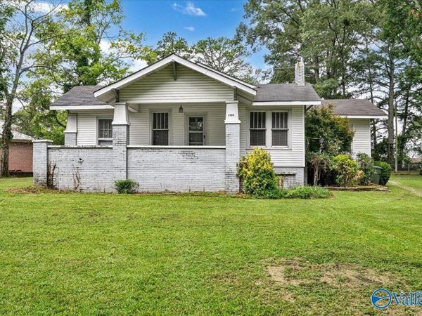 1503 Hayes Street SW, Hartselle, AL 35640