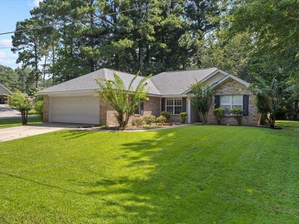 334 Pine Ln., Hattiesburg, MS 39402
