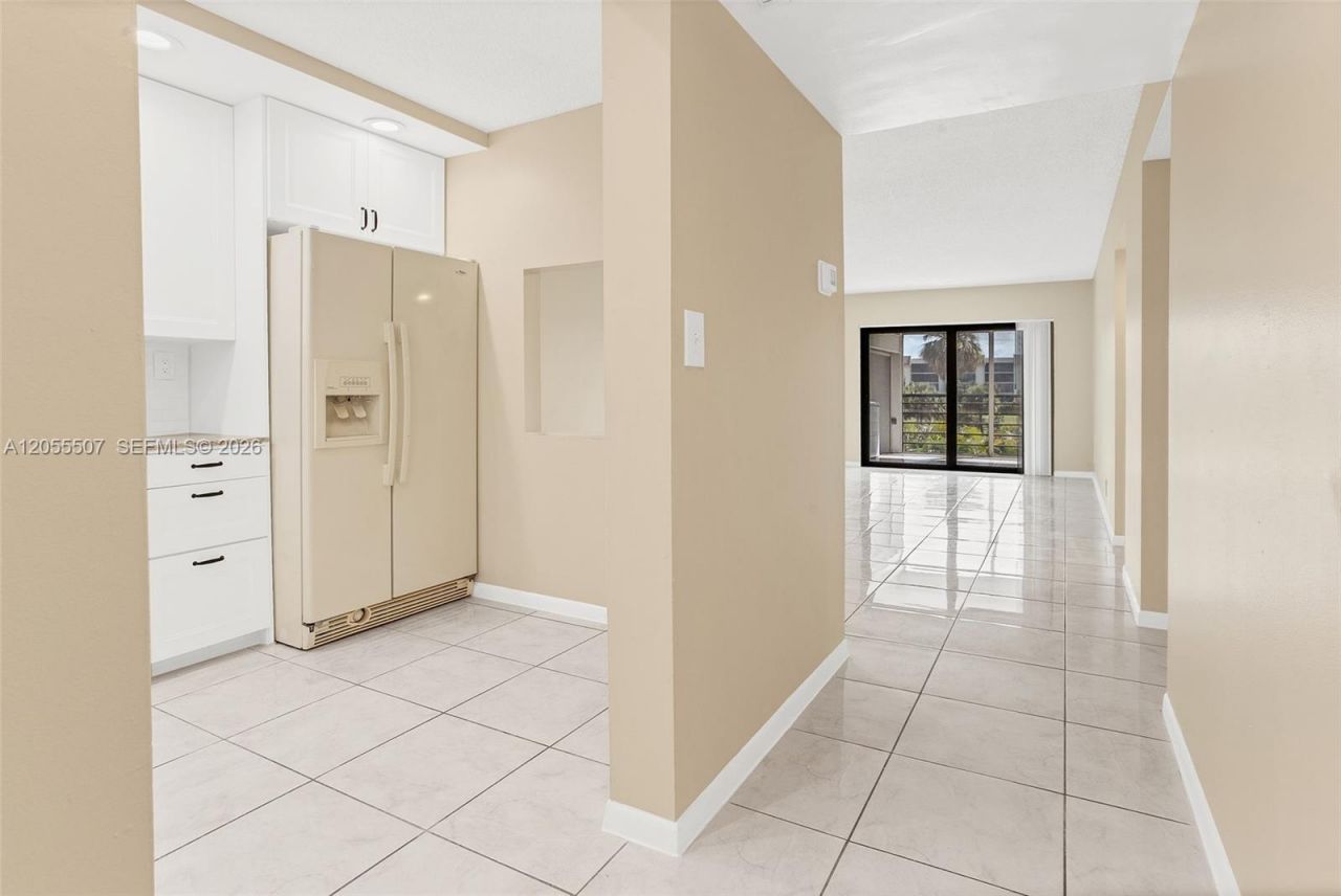 9370 SW 8th St , Unit 222, Boca Raton, FL 33428 Photo