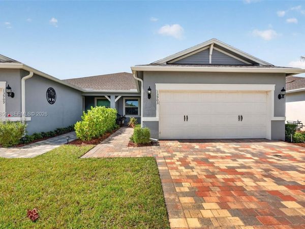 13903 SW Gingerline Dr, Port St. Lucie, FL 34987