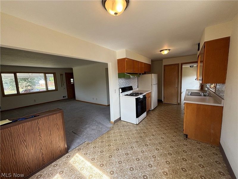 536 WESTVIEW Road, Bedford, OH 44146 Photo 11