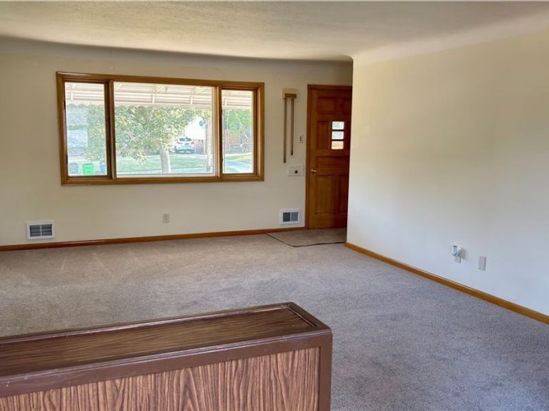 536 WESTVIEW Road, Bedford, OH 44146 Photo 7