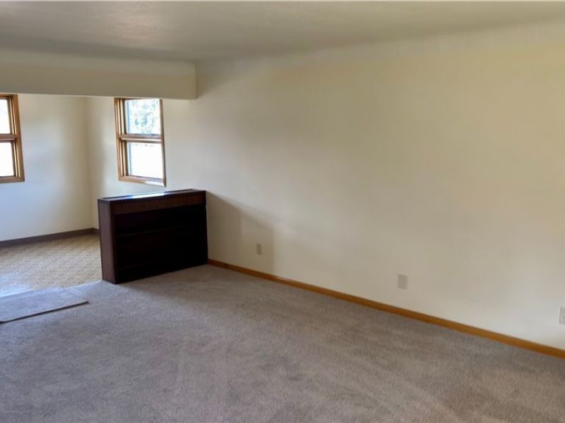 536 WESTVIEW Road, Bedford, OH 44146 Photo 9