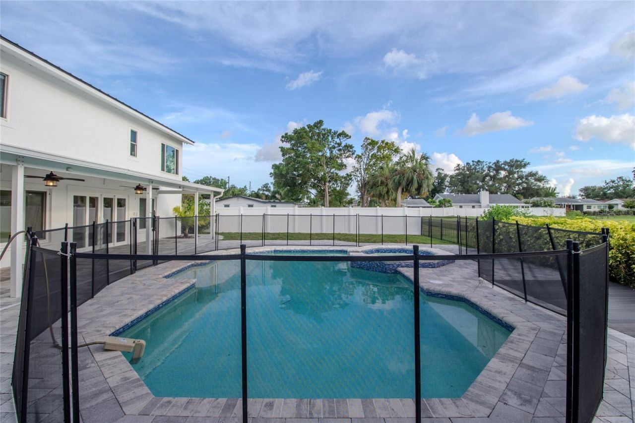 5400 Denver Street Ne, Saint Petersburg, FL 33703 Photo