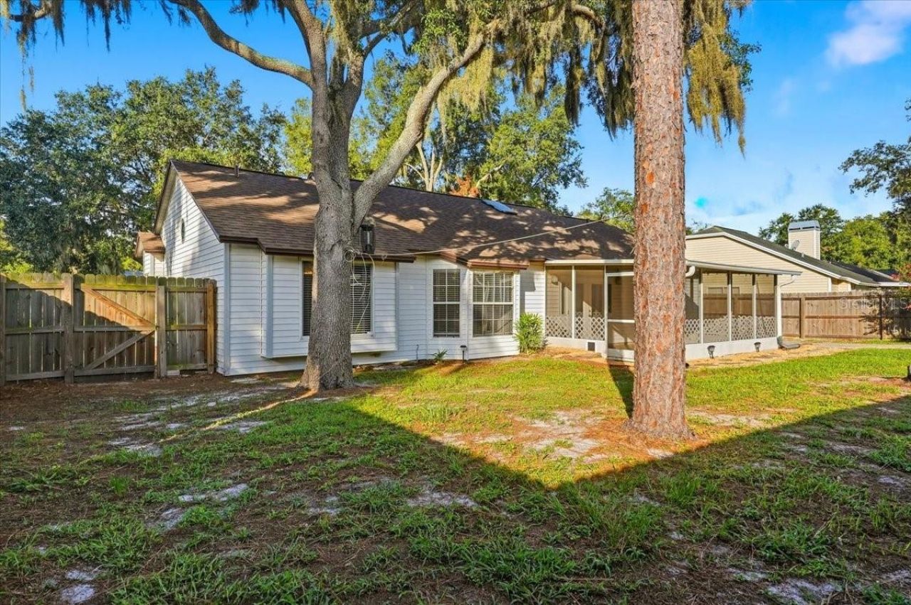 4110 Longfellow Drive , Plant City, FL 33566 Photo