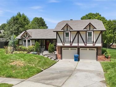 842 York Place, Liberty, MO 64068