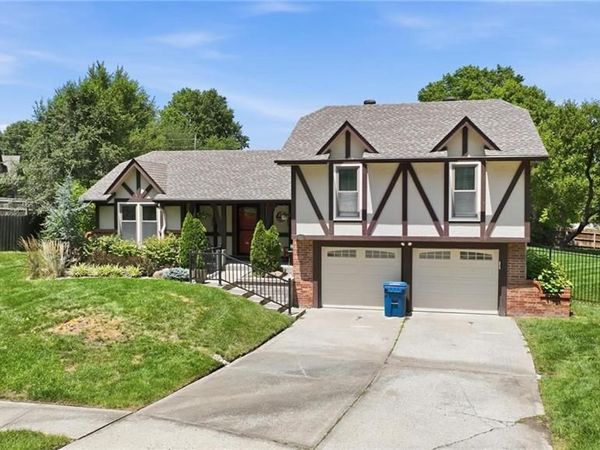 842 York Place, Liberty, MO 64068