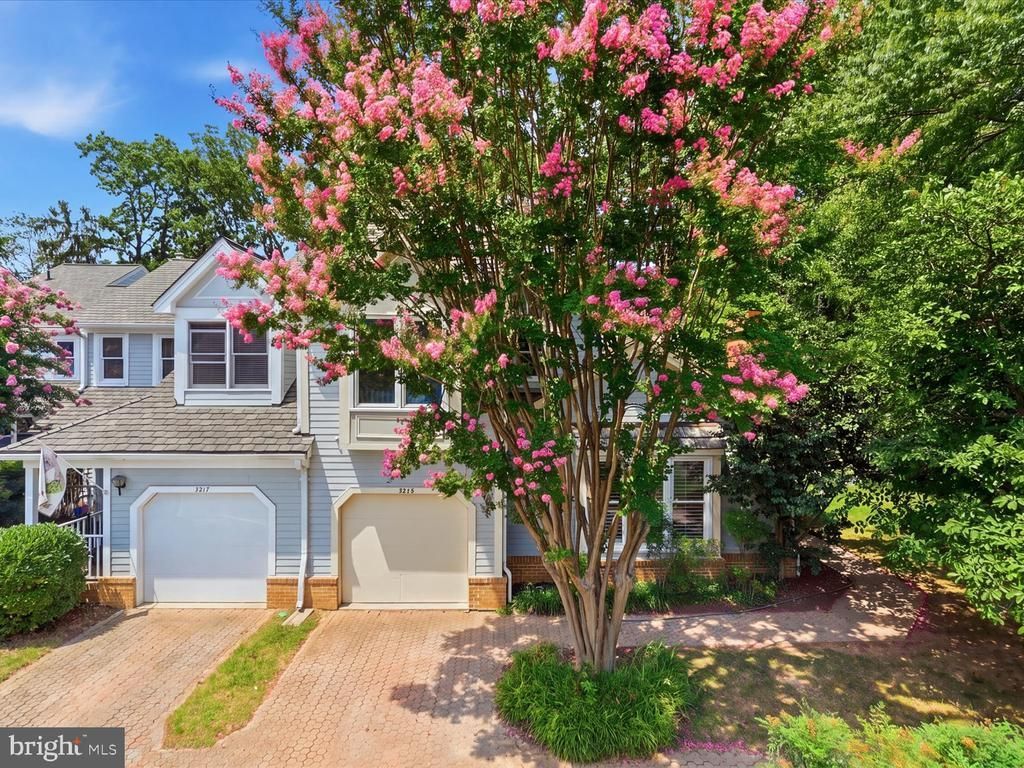3215 N Tacoma Street, Arlington, VA 22213 Main Photo