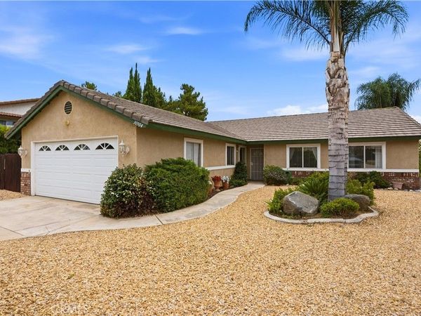 30904 Long Point Drive , Canyon Lake, CA 92587