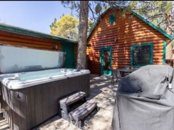 437 Victoria Lane , Sugarloaf, CA 92386