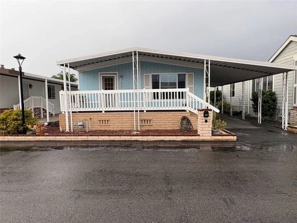235 Albratoss Lane , Fountain Valley, CA 92708