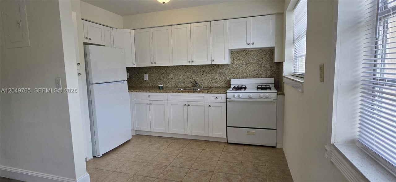 9041 Harding Ave, Unit 3, Surfside, FL 33154 Photo