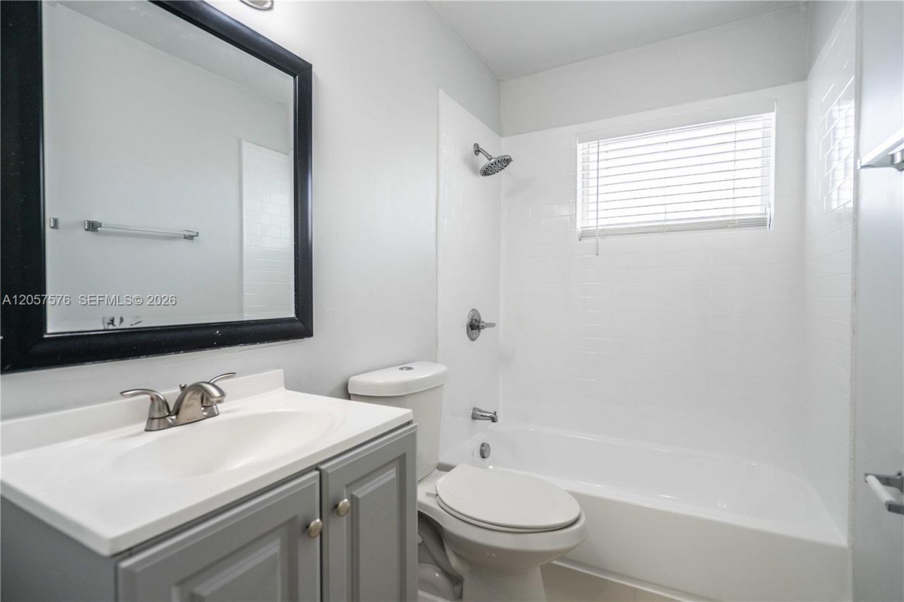 7927 East Dr, Unit 263, North Bay Village, FL 33141 Photo