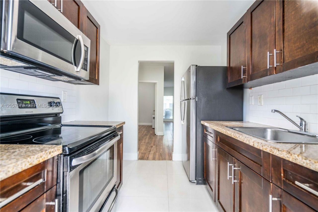 7927 East Dr, Unit 263, North Bay Village, FL 33141 Photo