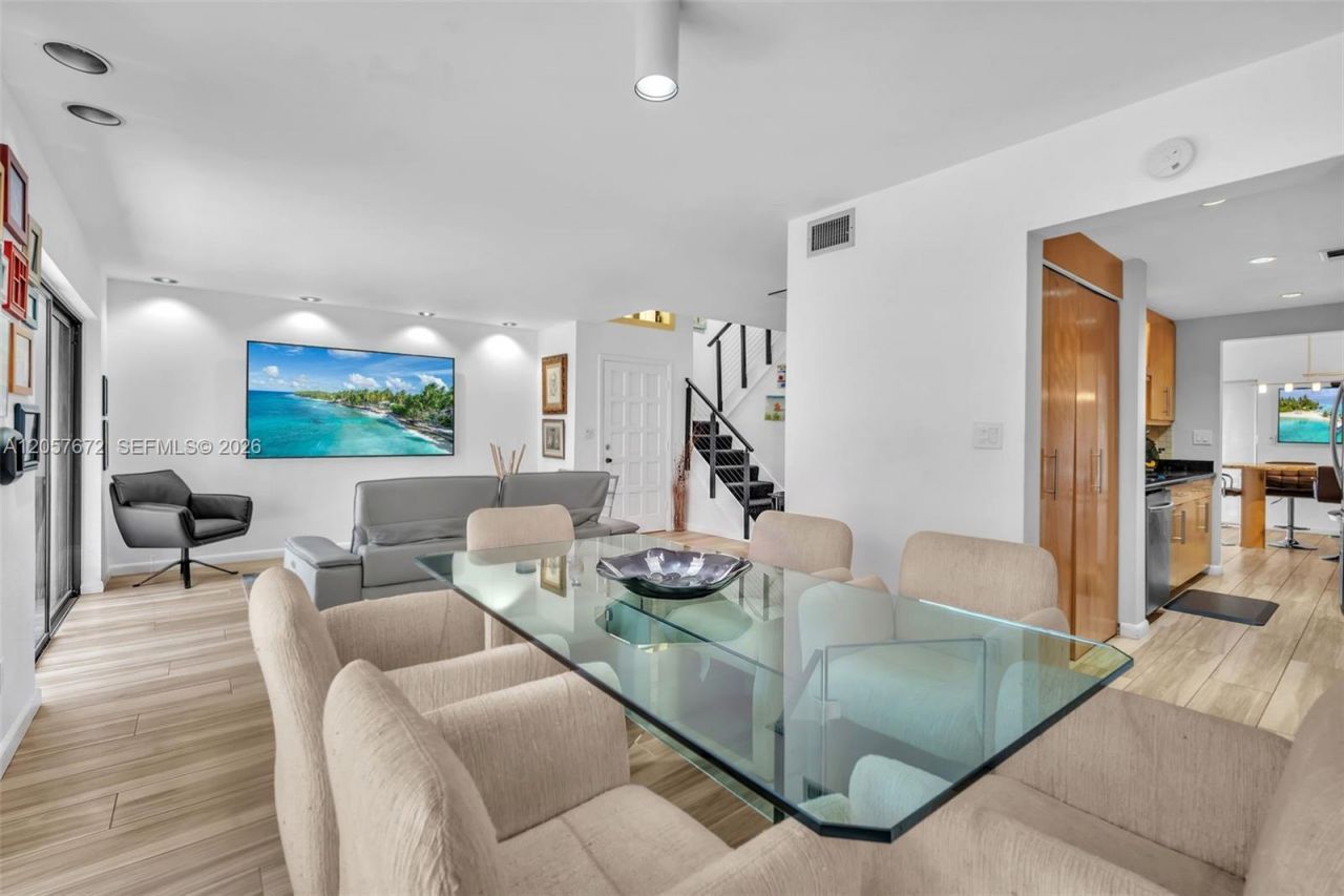 3908 Parkside Ln, Unit 229, Hollywood, FL 33021 Photo