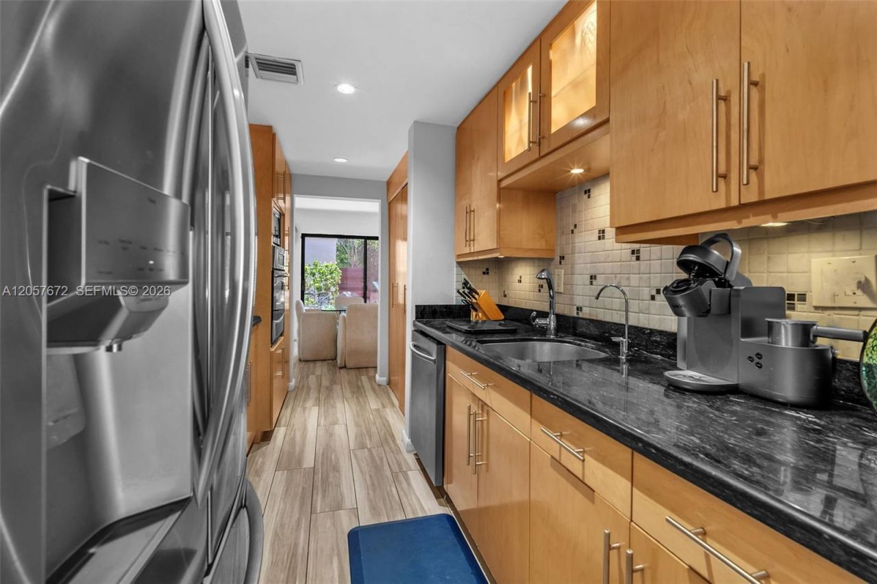 3908 Parkside Ln, Unit 229, Hollywood, FL 33021 Photo