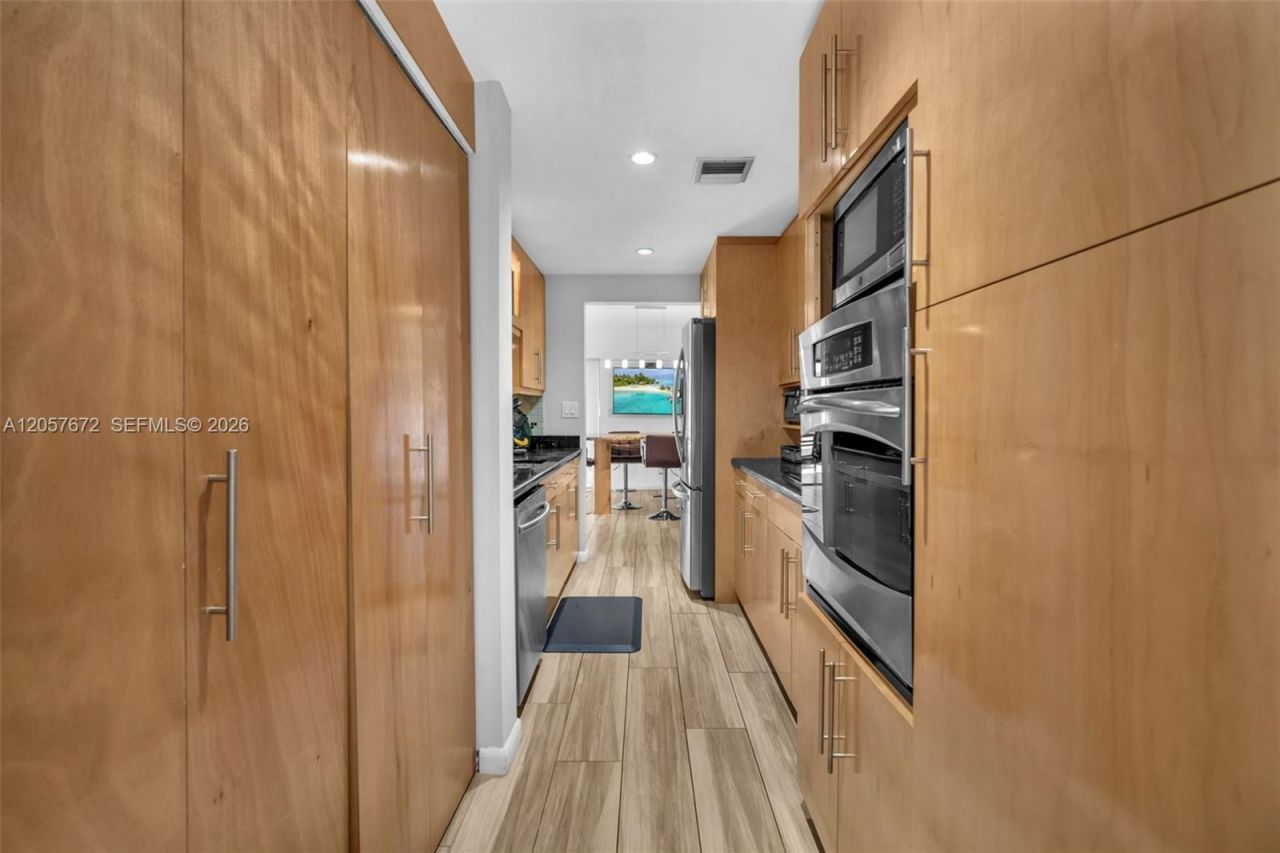 3908 Parkside Ln, Unit 229, Hollywood, FL 33021 Photo