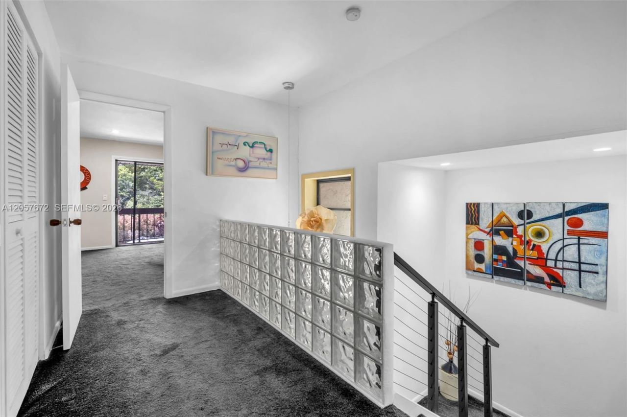 3908 Parkside Ln, Unit 229, Hollywood, FL 33021 Photo