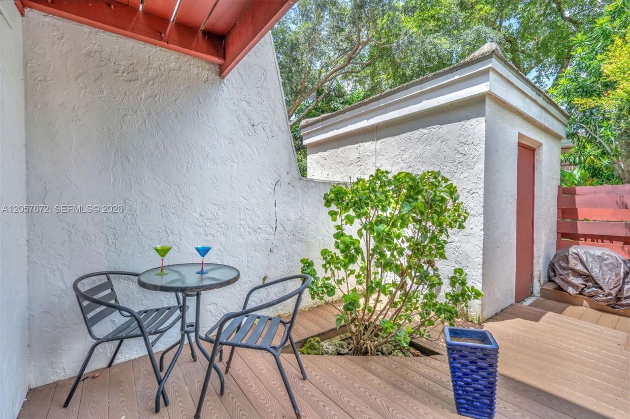 3908 Parkside Ln, Unit 229, Hollywood, FL 33021 Photo