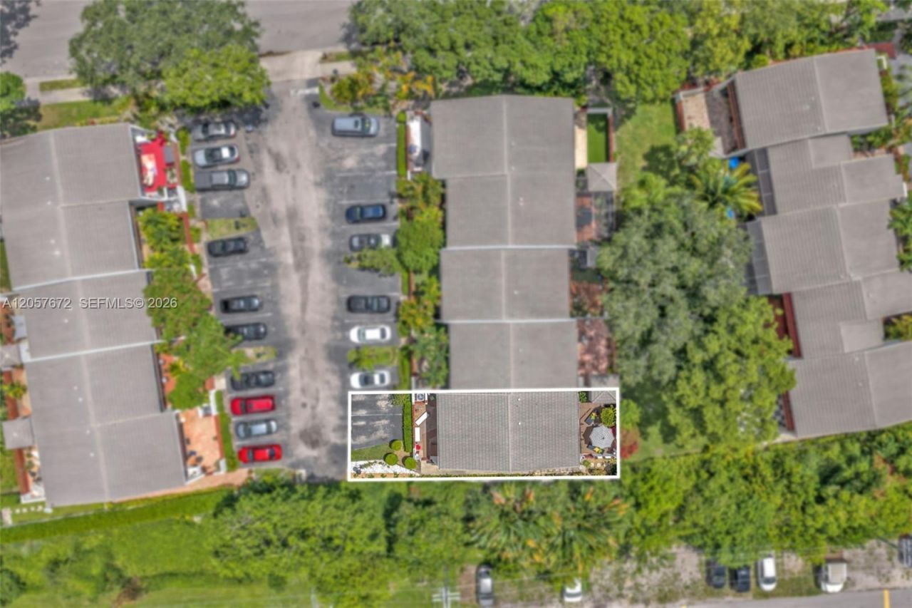 3908 Parkside Ln, Unit 229, Hollywood, FL 33021 Photo