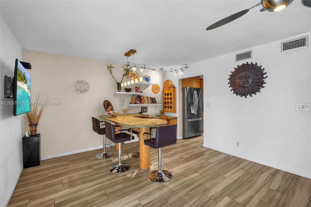 3908 Parkside Ln, Unit 229, Hollywood, FL 33021 Photo