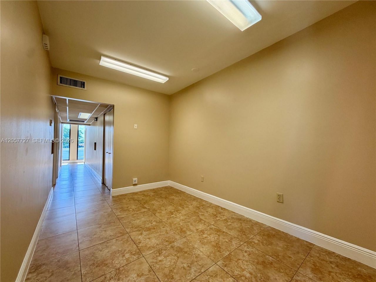 344 W 65th St , Unit 204, Hialeah, FL 33012 Photo