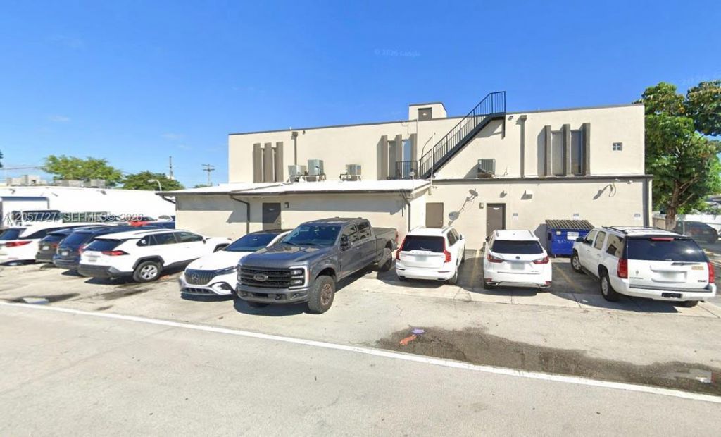 344 W 65th St , Unit 204, Hialeah, FL 33012 Photo