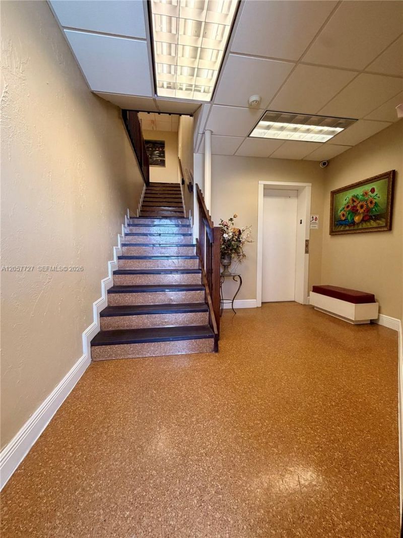 344 W 65th St , Unit 204, Hialeah, FL 33012 Photo