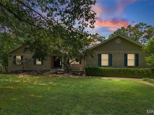 279 Fawn Ridge Lane, Hillsboro, MO 63050