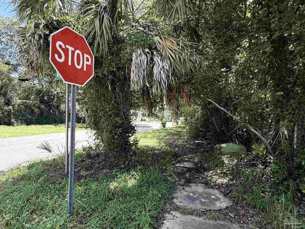 1420 N H St, Pensacola, FL 32501