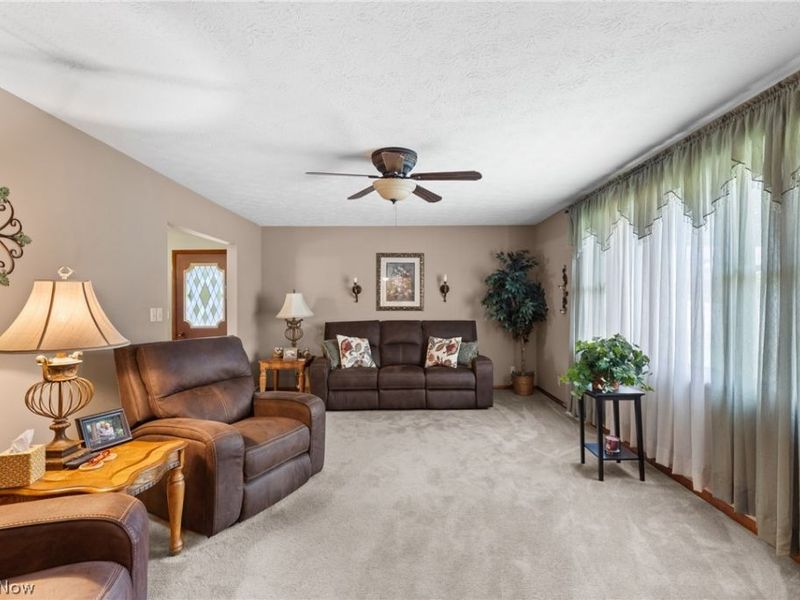 56062 Governor Drive , Bellaire, OH 43906 Photo 6