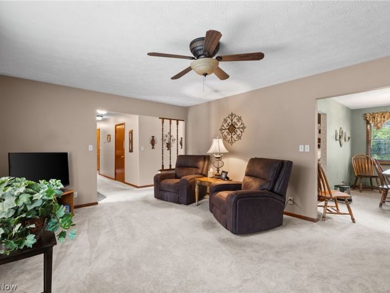56062 Governor Drive , Bellaire, OH 43906 Photo 7