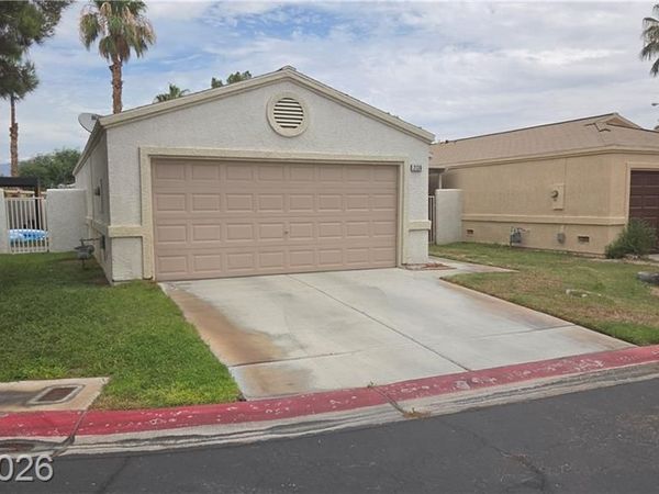 2136 Golden Hill Court, Las Vegas, NV 89106